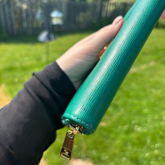 Lauren Ralph Lauren Green Zip Around Wallet - Picture 9 of 12
